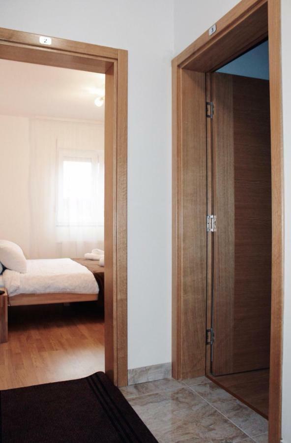 Konaciste Simce Kraljevo Exterior foto